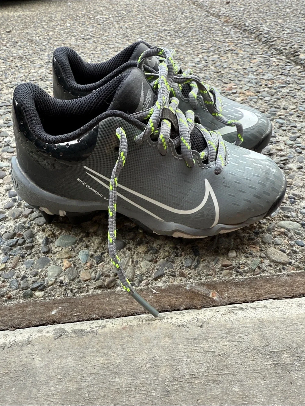 Nike Hyperdiamond 4 Youth Baseball/Softball Cleats Gray Size kids 10c